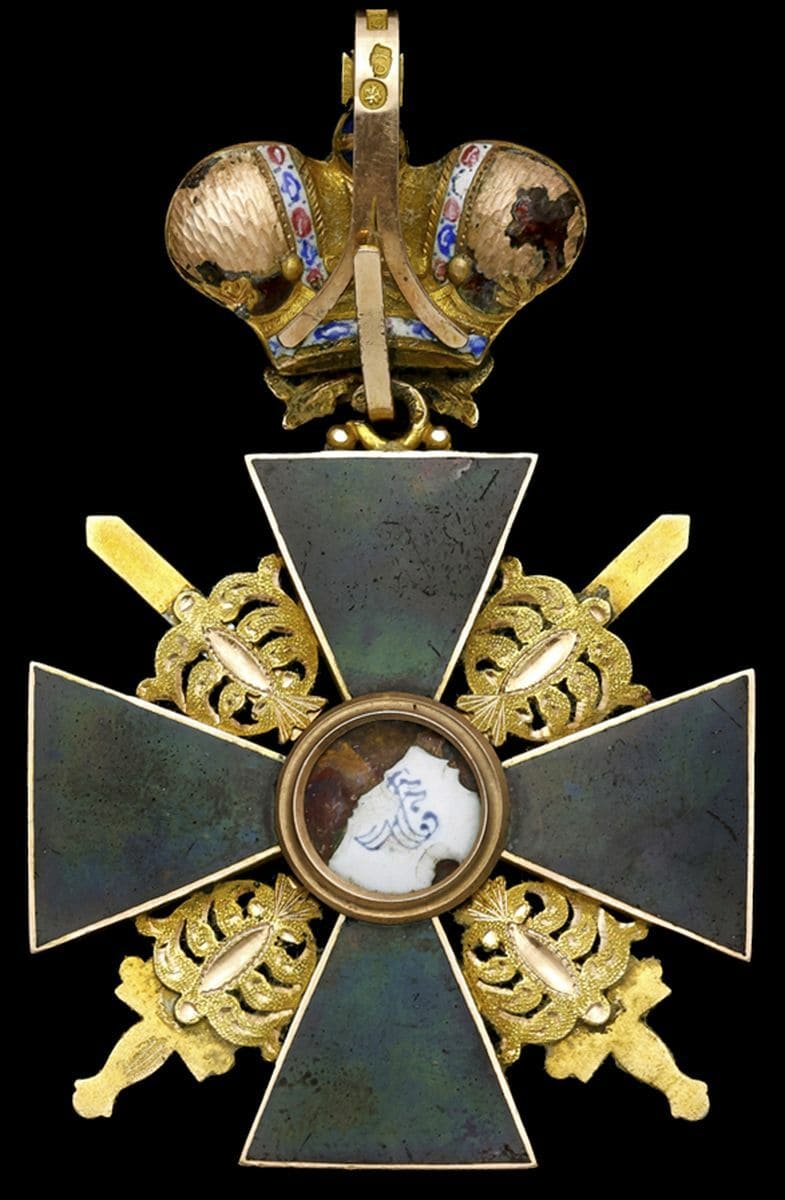 1-я степень  ордена Святой Анны с императорской короной.jpg