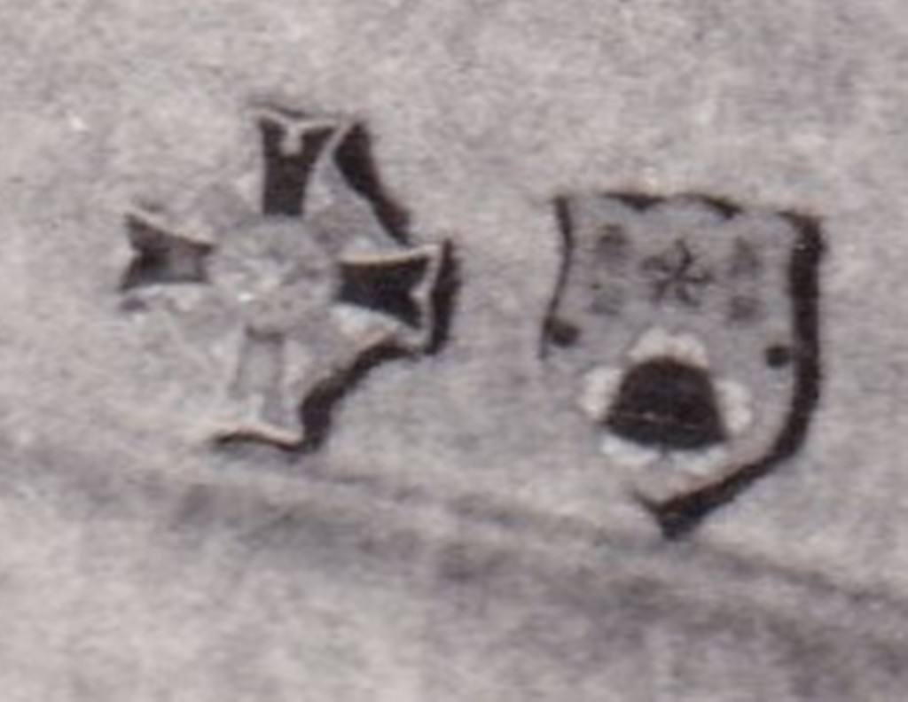 11th Army Long Wound and Service Badge.jpg