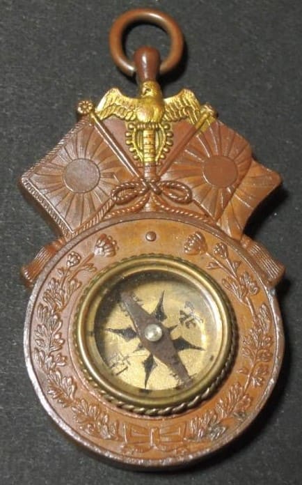 1894-95 Sino-Japanese War Gift Golden Kite Compass.jpg