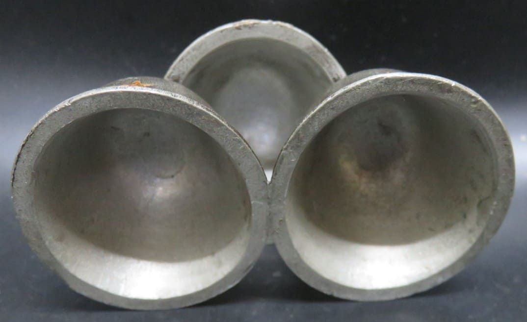 1932 Manchurian Incident  Triumphal Return Commemorative Three Soldier's Helmets Paperweight.jpg