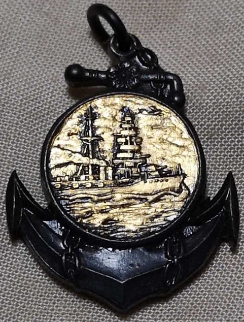 1934 Navy Large Maneuvers Participation Commemorative  Badge.jpg