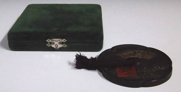 1935 His Majesty the Emperor of Manchukuo Visit  to Osaka Prefecture Commemorative Paperweight.jpg