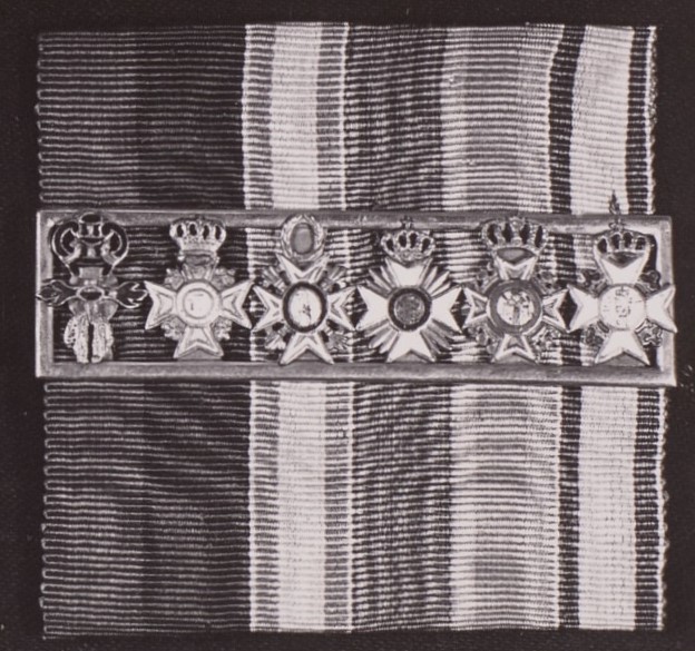 1942,.jpg