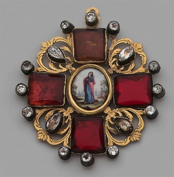1st class cross of St. Anne order AP.jpg