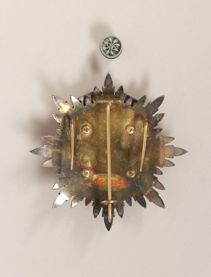 1st Class Golden Kite  order from Meiji epoch 功一級金鵄勲章.jpg