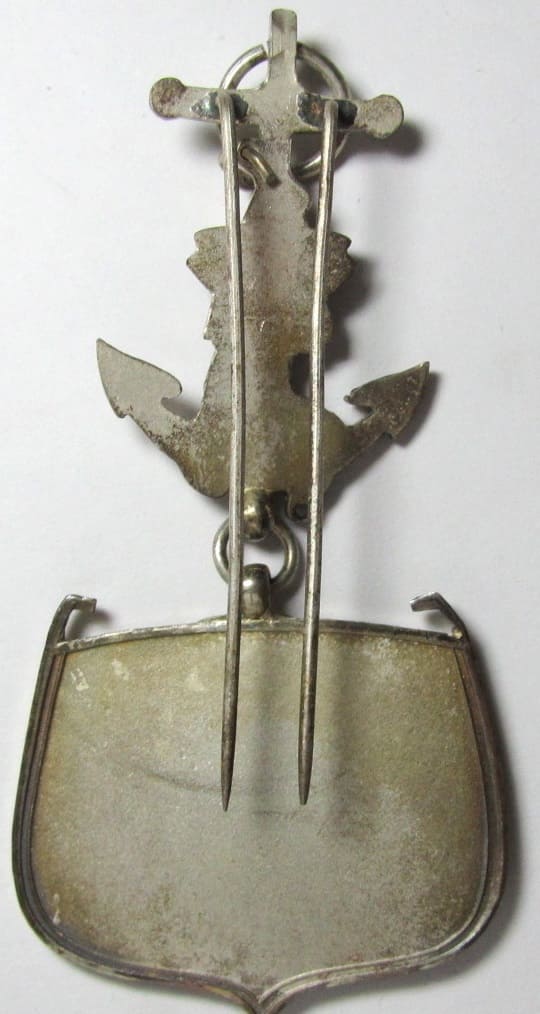 1st class Merit Badge  of  Japan Seafarers Relief Association.jpg