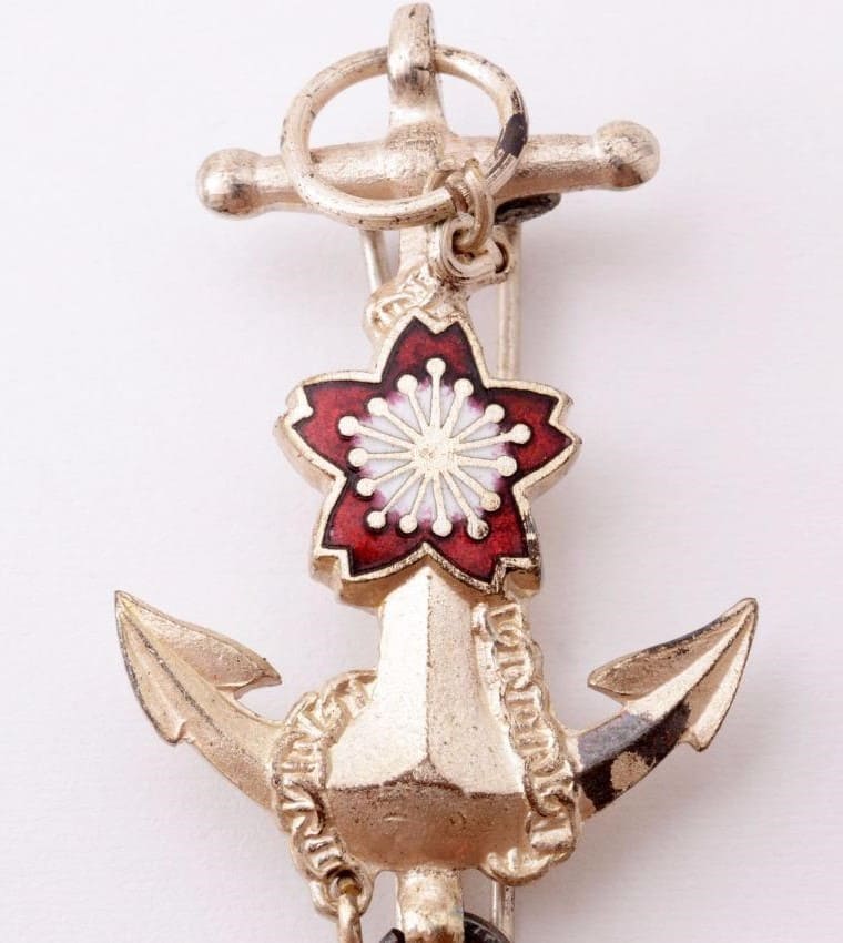 1st class Merit  Badge of Japan  Seafarers Relief Association.jpg