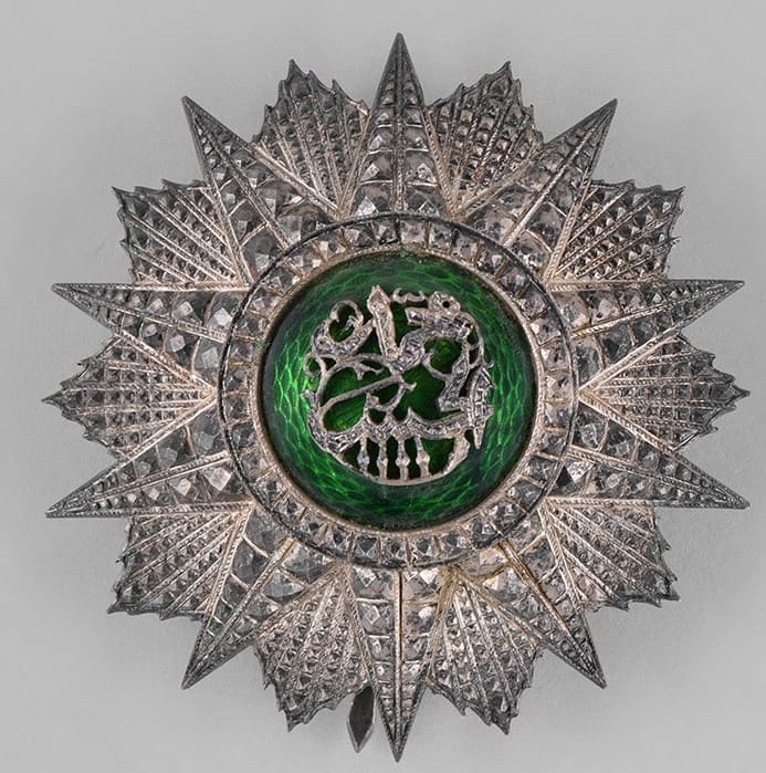 1st class Order of Nishan-Iftikar made by Kretly, Paris.jpg