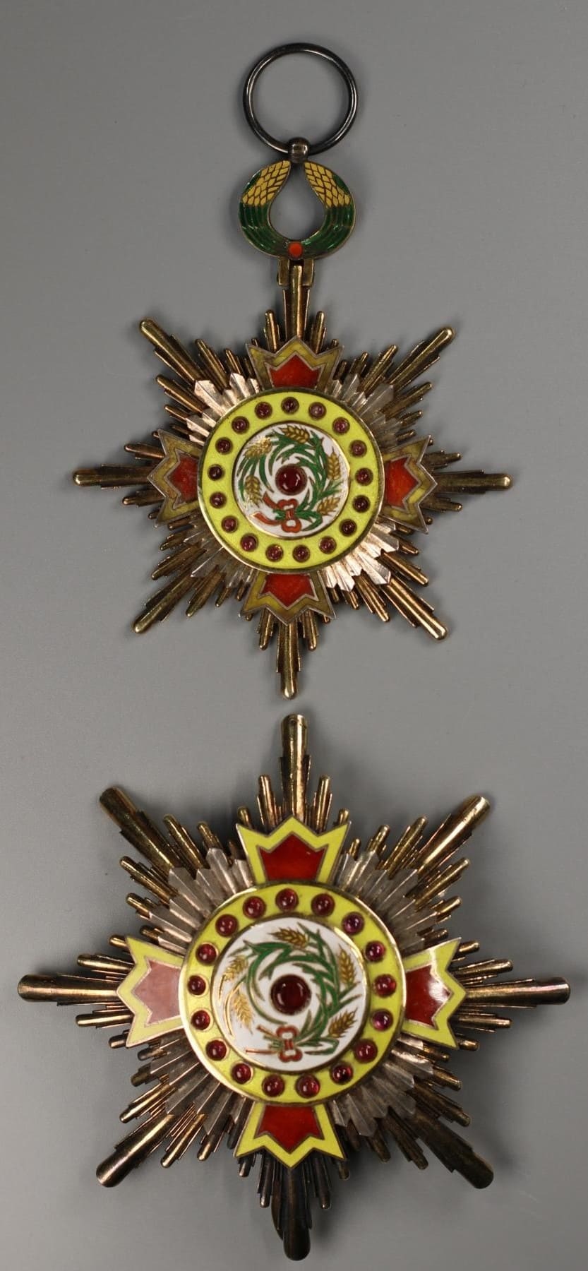 1st class Order of Precious Brilliant Golden Grain 一等寳光嘉禾勲章.jpg