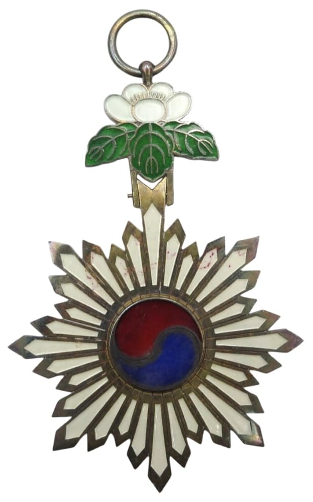 1st class  Order of Taeguk.jpg