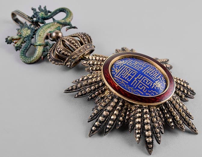 1st class  Order of the Dragon of Annam made by Chobillion.jpg