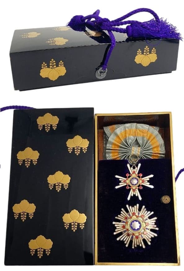 1st  class Order of the Sacred Treasure Case for a Foreigners.jpg