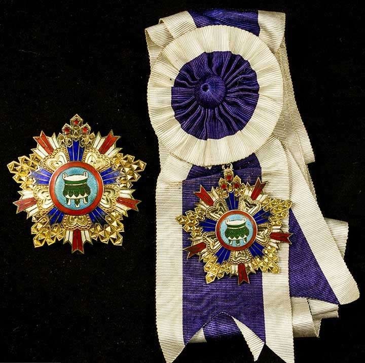 1st class Order of the Sacred Tripod.jpg