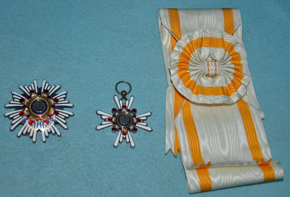 1st class Sacred  Treasure awarded  in 1945 of Admiral Ryūnosuke Kusaka.jpg
