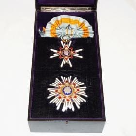 1st class Sacred  Treasure order awarded in 1906 to Japanese Diplomate Shirō Akabane.jpg