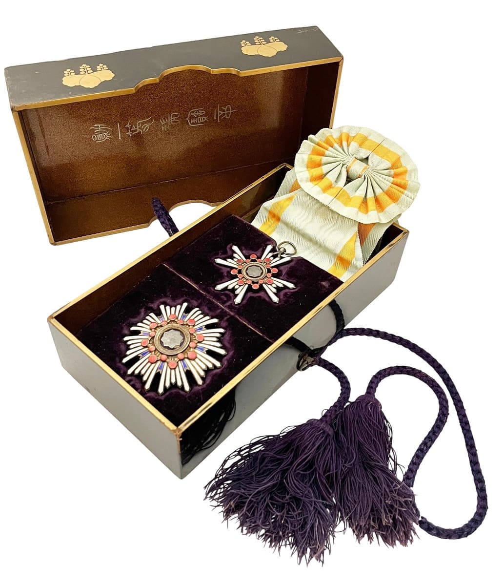 1st class Sacred Treasure order  Paleis Het Loo.jpg