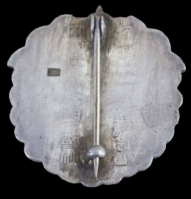 2600th Anniversary of the Japanese Empire  Commemorative Badge.jpg
