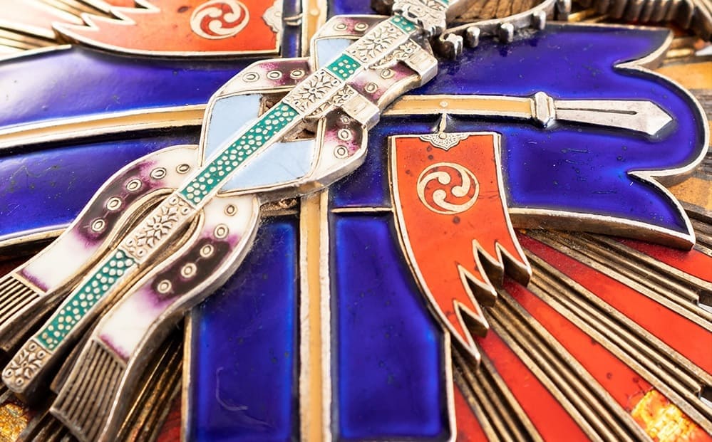 2nd Class Golden Kite order  from Meiji epoch_功二級金鵄勲章.jpg
