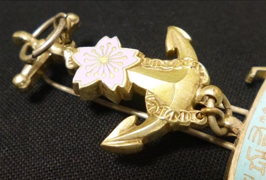 2nd class Merit Badge of Japan  Seafarers Relief  Association.jpg