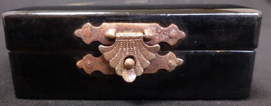 2nd class  Merit Badge of Japan Seafarers Relief Association.jpg