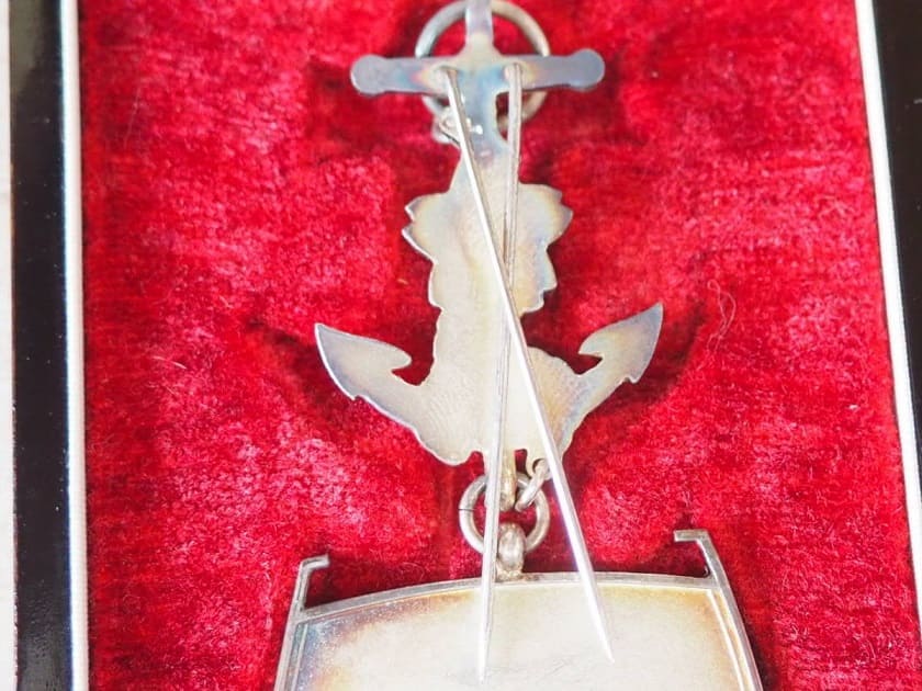 2nd class Merit Badge of Japan Seafarers Relief  Association.jpg