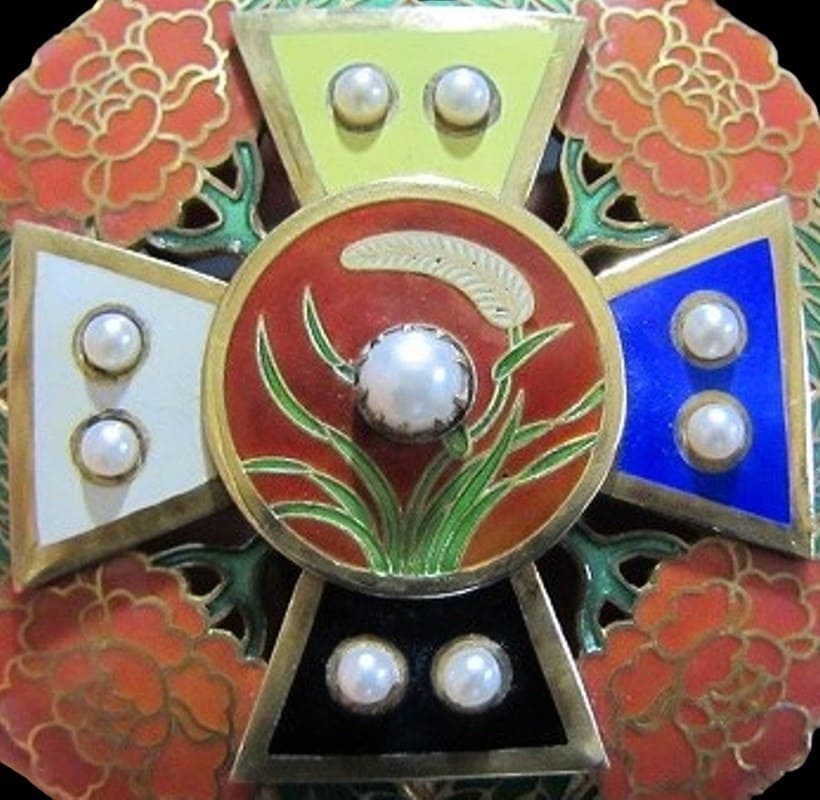 2nd class Order   of Rank and Merit 勳二位勋位章.jpg