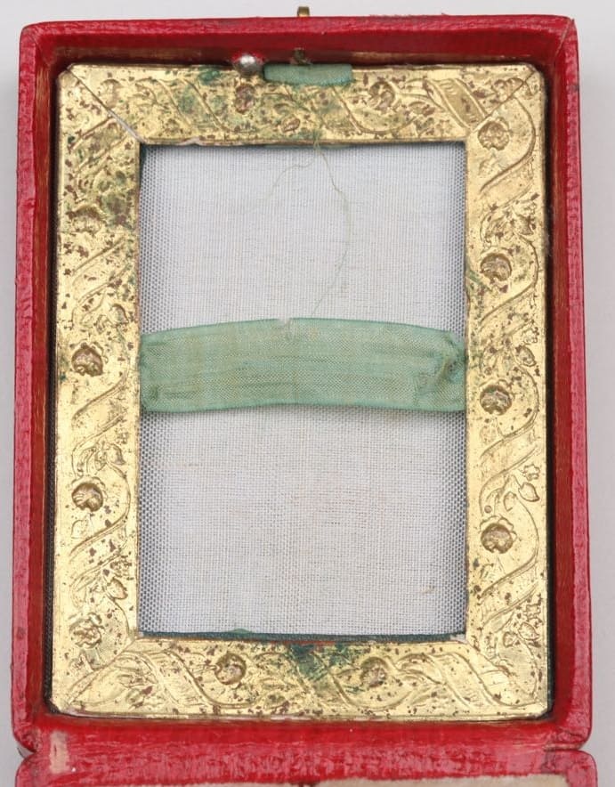 2nd class order of  Saint Anna case.jpg