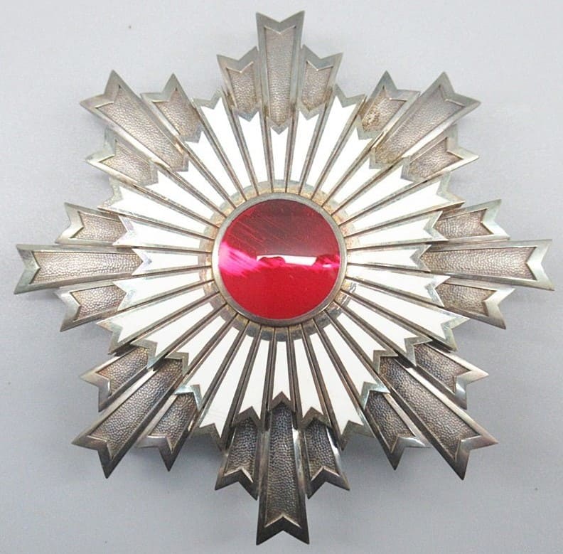 2nd  class  Rising Sun order awarded in 1920 to Major General Funabashi Yoshizo.jpg