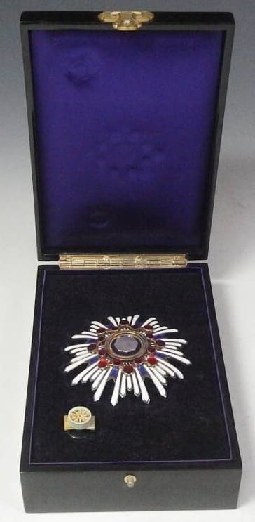 2nd class Sacred Treasure order awarded in 1944 to Major-General Itsuo  Mabuchi.jpg