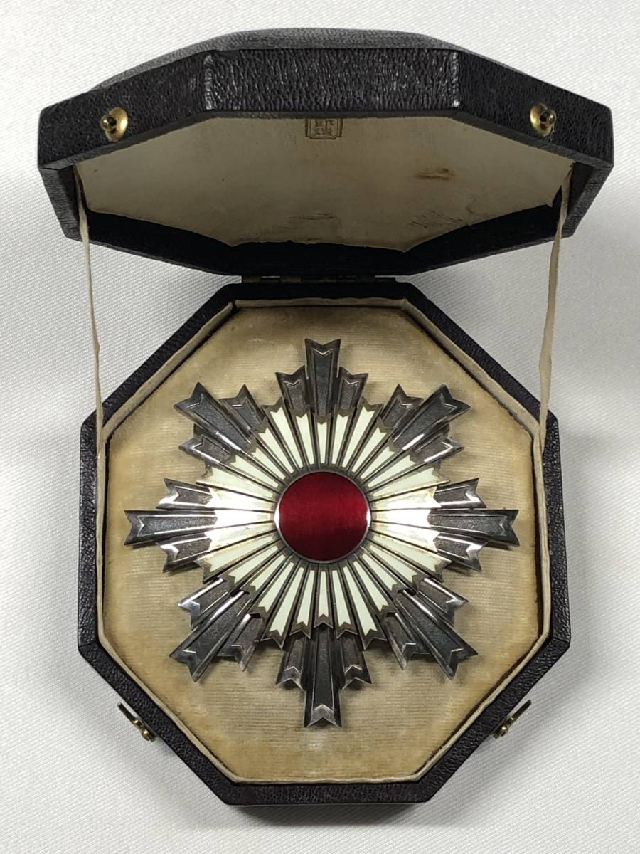 2nd_class Rising Sun order made by Hirata workshop.jpg