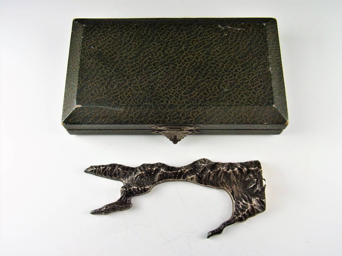30th Anniversary of  the Karafuto  Government Commemorative Paperweight  樺太庁始政三十年記念文鎮.jpg
