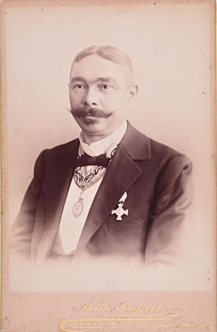 3rd class 2nd grade Order of Double  Dragon awarded to Wilhelm Fleischer.jpg
