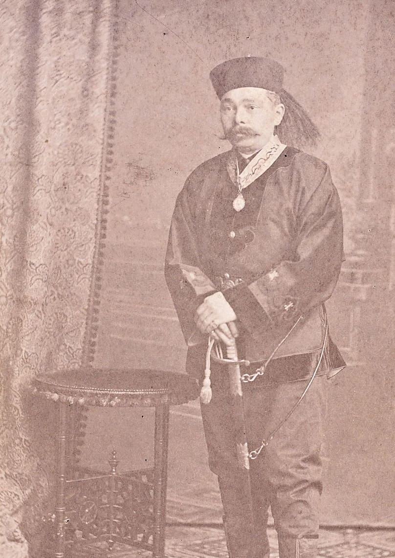 3rd class 2nd grade Order of  Double Dragon awarded to Wilhelm Fleischer.jpg
