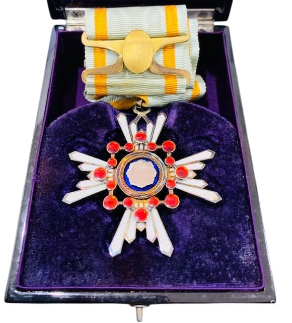 3rd  class case with silver kanji marked M.jpg