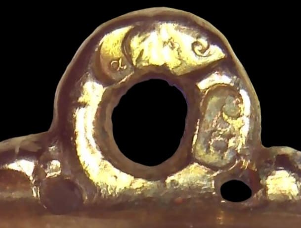 3rd class cross with swords and bow.jpg