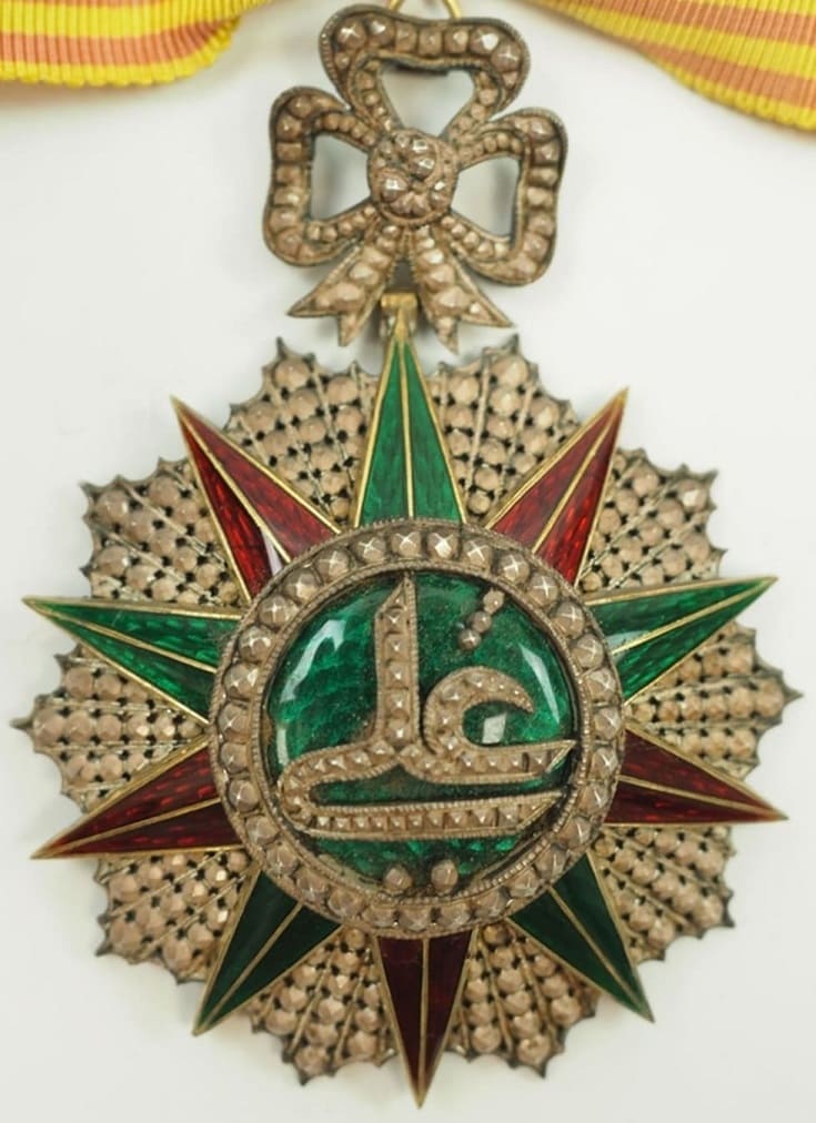 3rd class  order from Ali Bey era.jpg