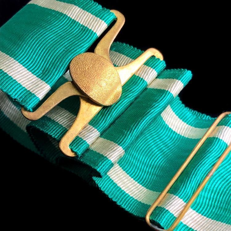 3rd class Order of Golden Kite_type 1932.jpg