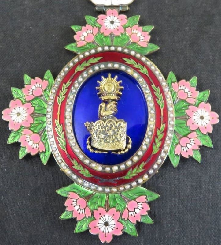 3rd Class Order of Precious Crown.jpg