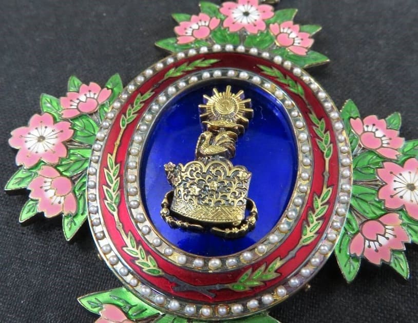 3rd  Class Order of Precious Crown.jpg
