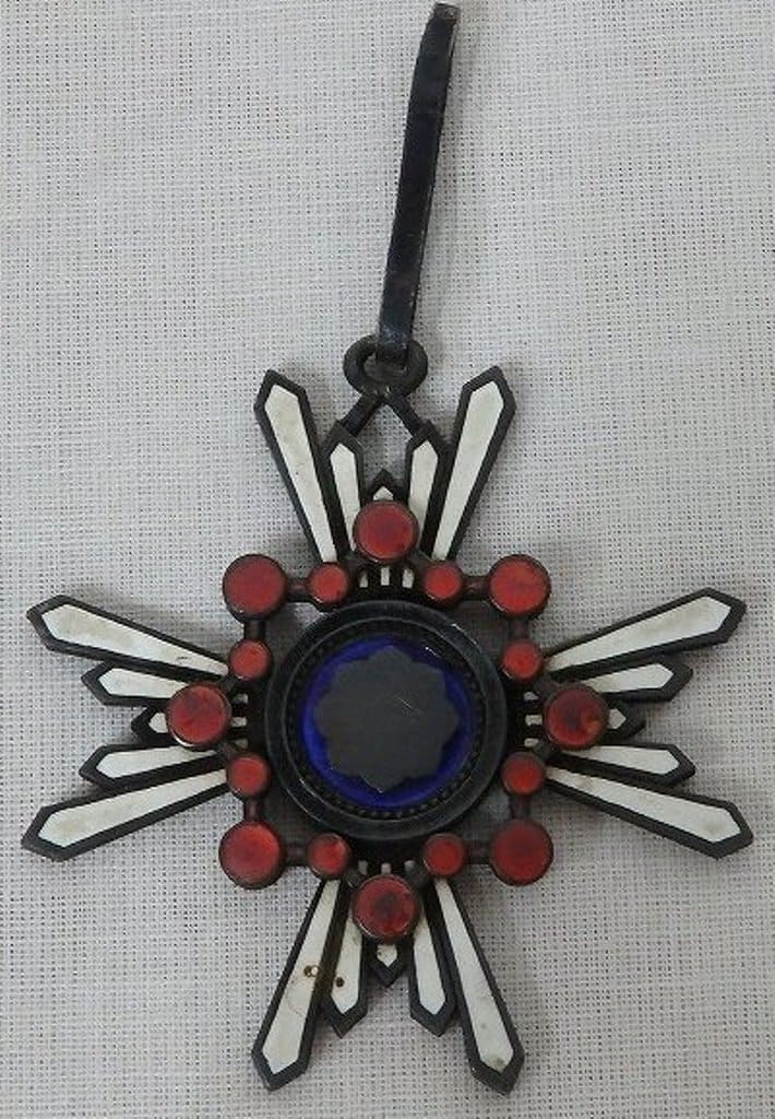 3rd class Order of Sacred Treasure  with mark 美.jpg