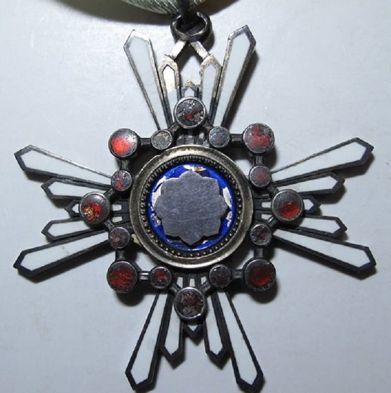 3rd class Order of Sacred Treasure  with mark 美.jpg