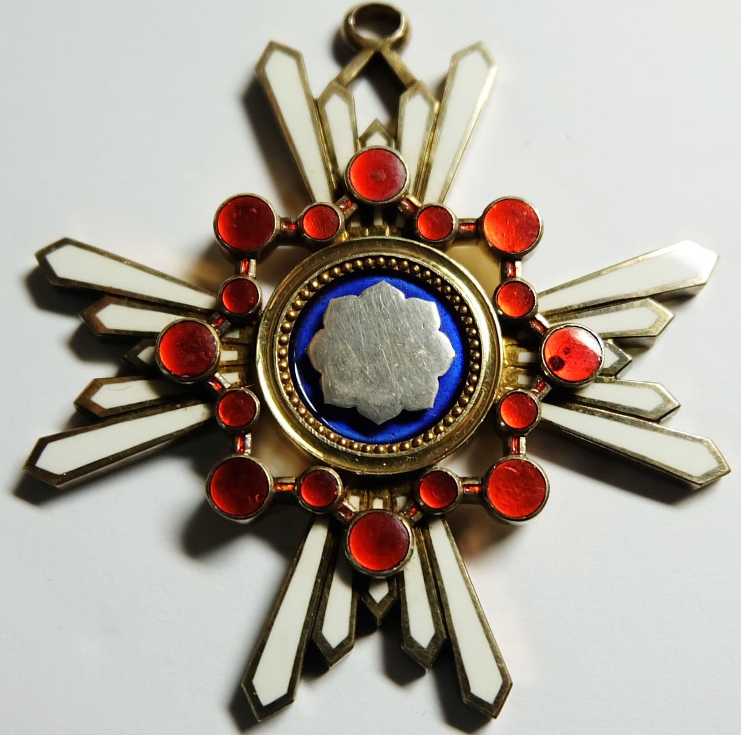 3rd class Order of Sacred Treasure   with mark 美.jpg