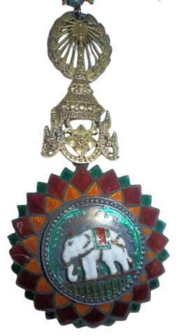 3rd class Order of the Crown of Thailand made by Court  Jewellers A.Gränlert&Co, Bangkok.jpg