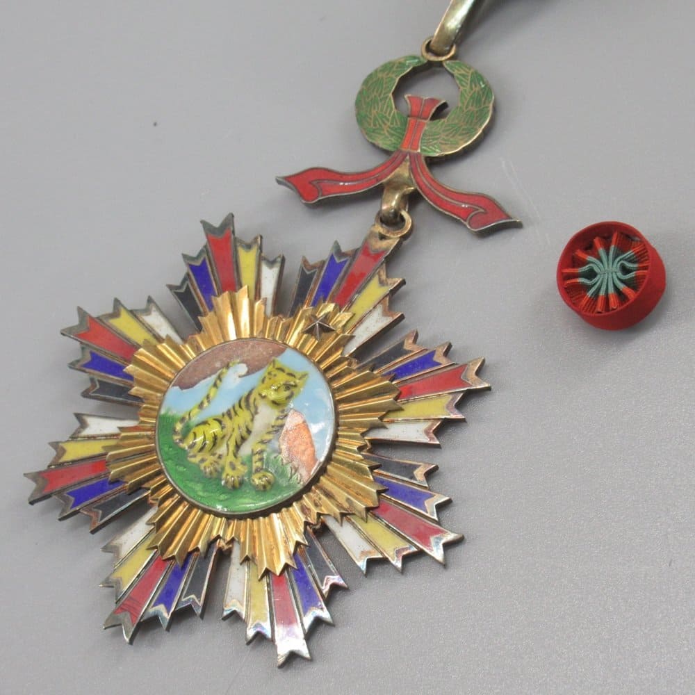 3rd  class Order of the Striped Tiger awarded in 1919 to Major General Funabashi Yoshizo.jpg
