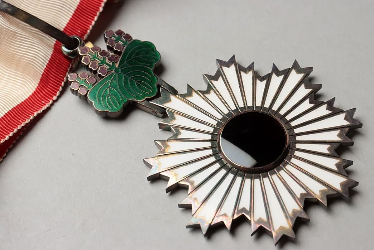 3rd class Rising  Sun order awarded in 1966.jpg