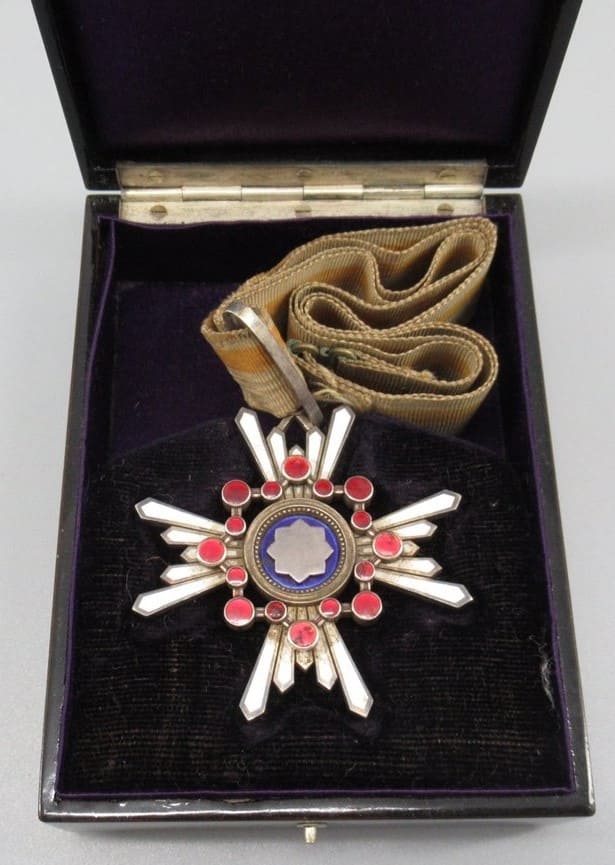 3rd class Sacred Treasure order awarded  to Major General Funabashi Yoshizo.jpg