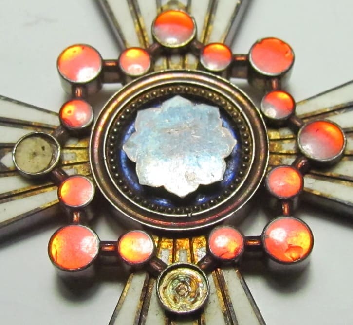 3rd class Sacred Treasure Order with mark 幣.jpg