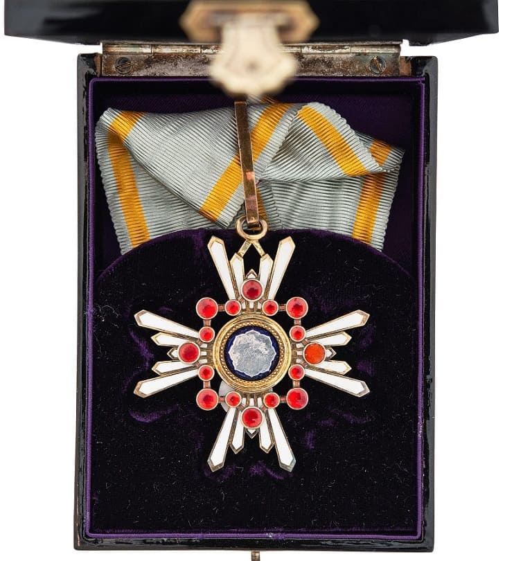 3rd class Sacred Treasure with mark  M.jpg