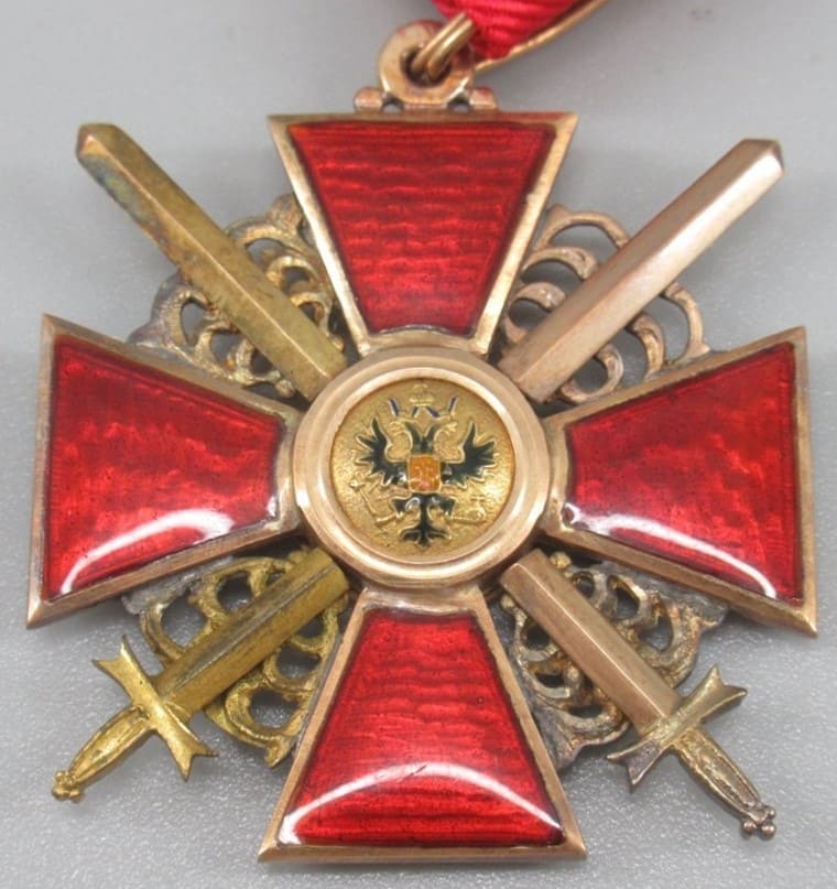 3rd class Saint Anne order for Non-Christians with swords.jpg