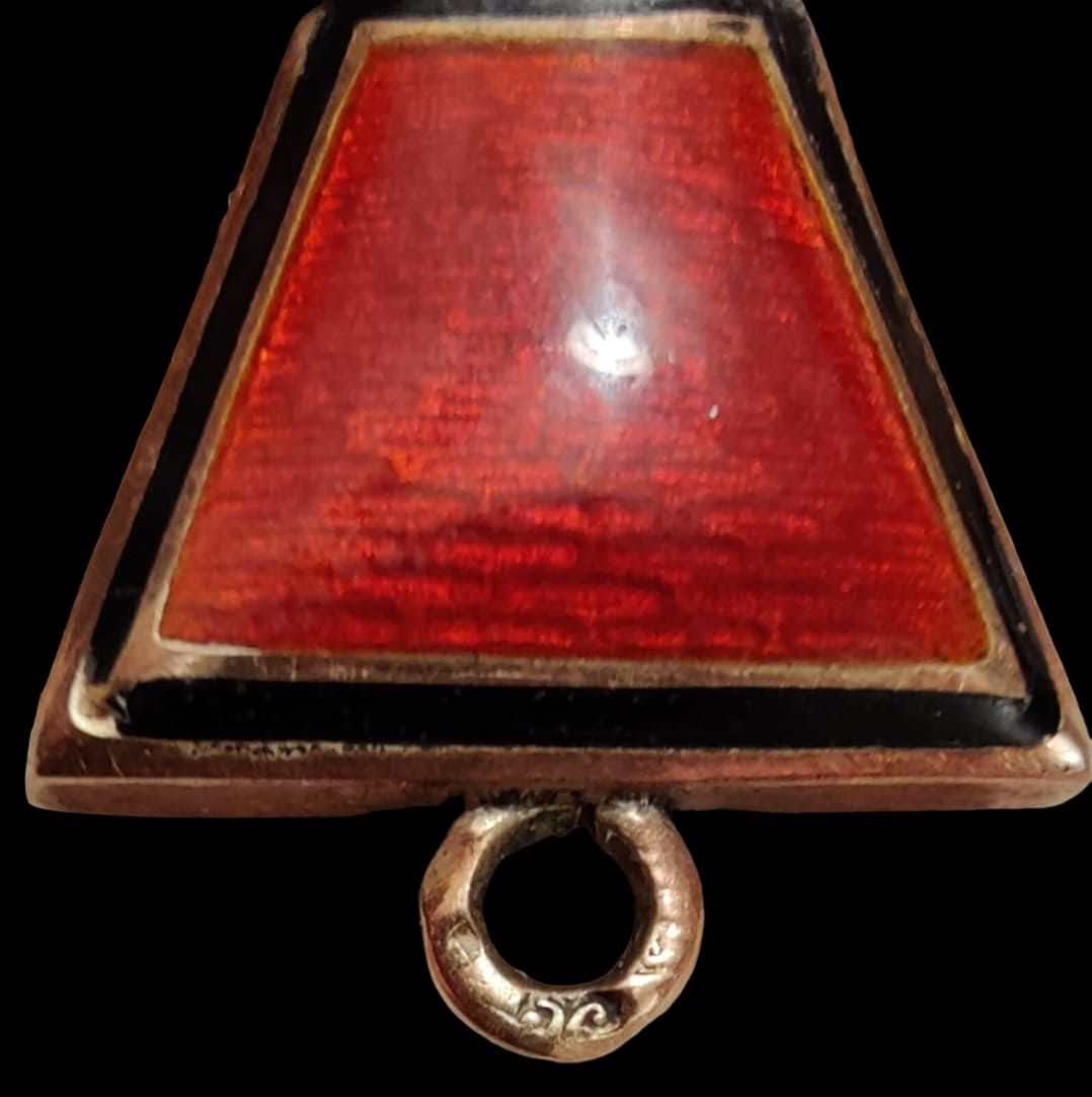 4th  class cross  with  swords.jpg